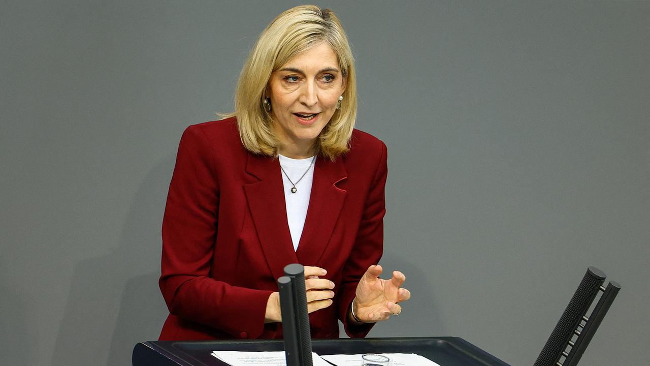 Ministerin Warken will Masken-Bericht geschwärzt in Ausschuss vorlegen