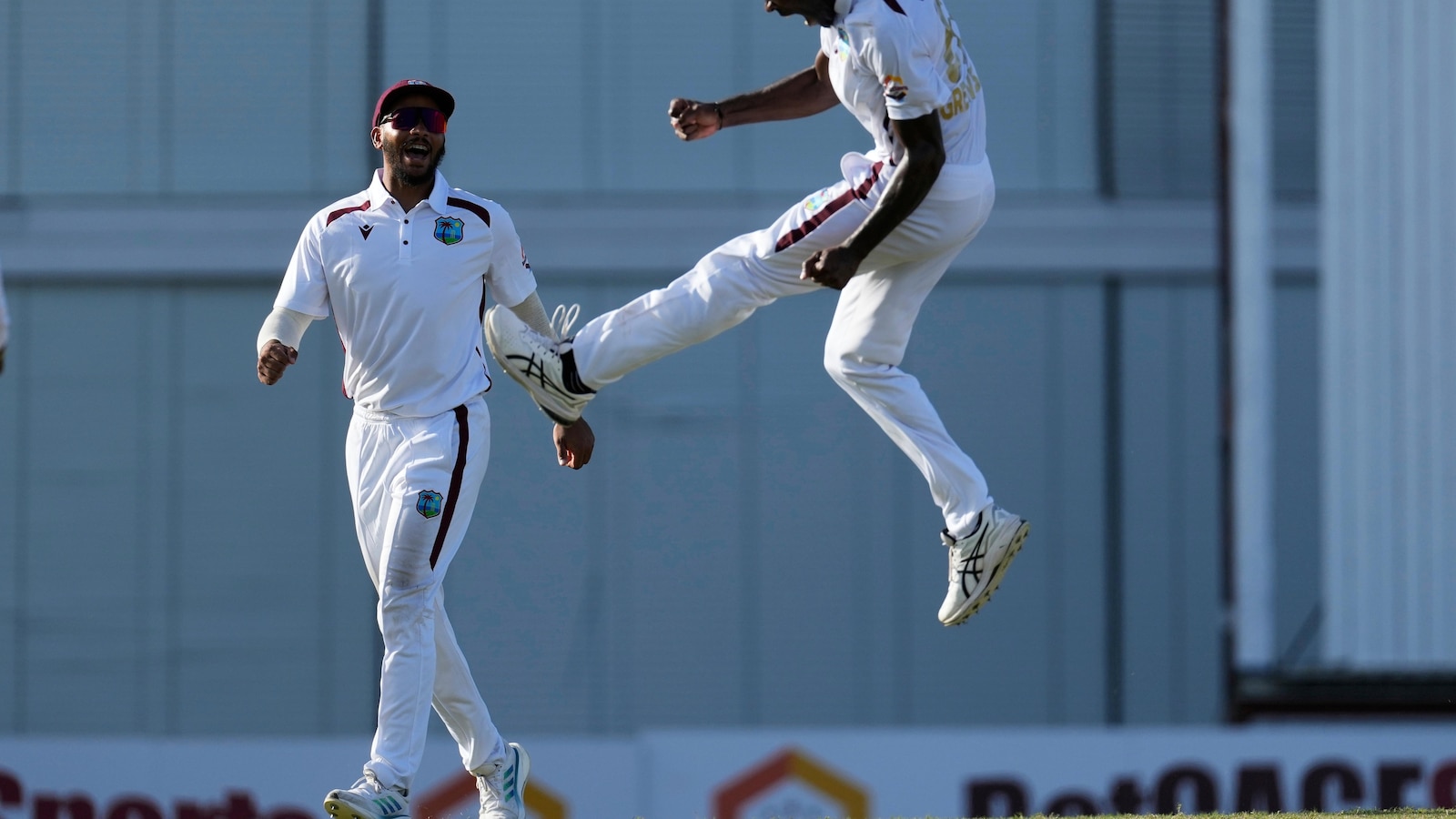 Travis Head leading Australia's survival against West Indies on Day 2