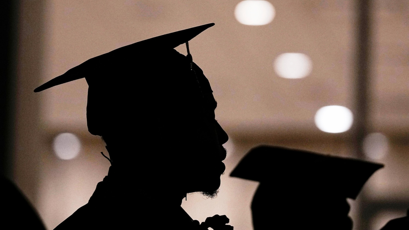 College graduates face toughest job market in more than a decade as hiring slows