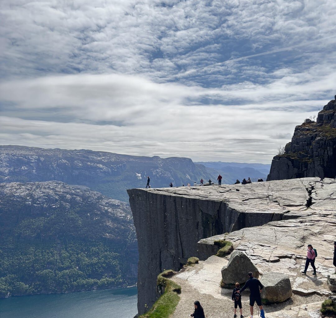 My spring time trip to Western Norway. Nothing but sunny skies.