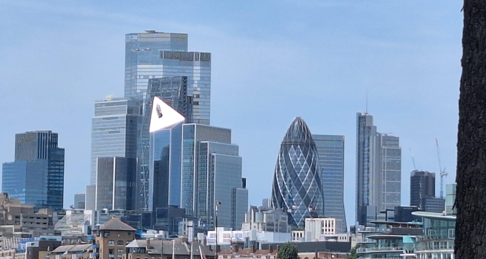 What's up with London's play button?