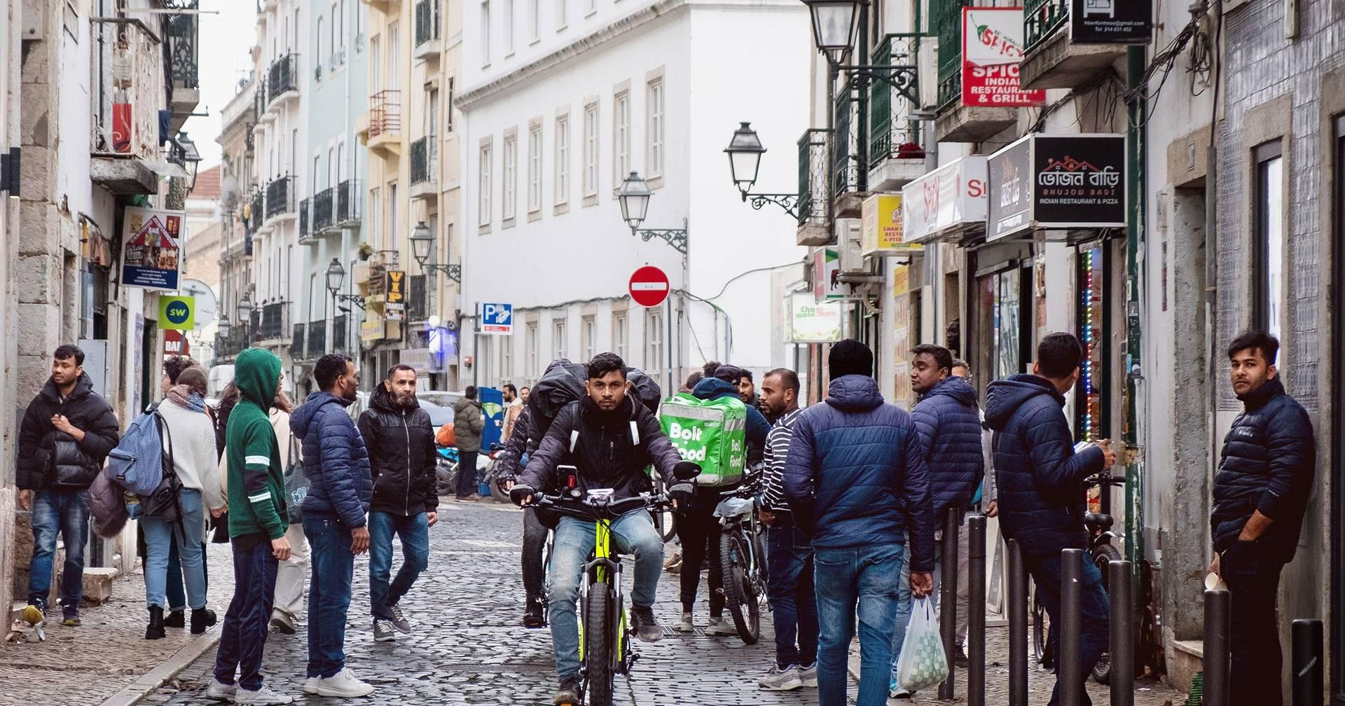 Imigrantes altamente qualificados não vão ter de esperar dois anos para trazer família
