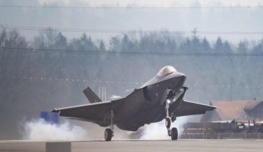 Swiss petition against US F-35 fighter jets gathers 42,000 signatures