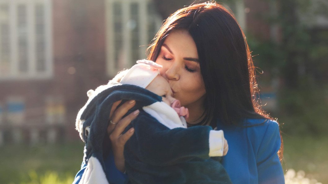 Pregnant at the Brink of War: The Story of A Woman Who Fled 13,000 Kilometers to Save Her Baby