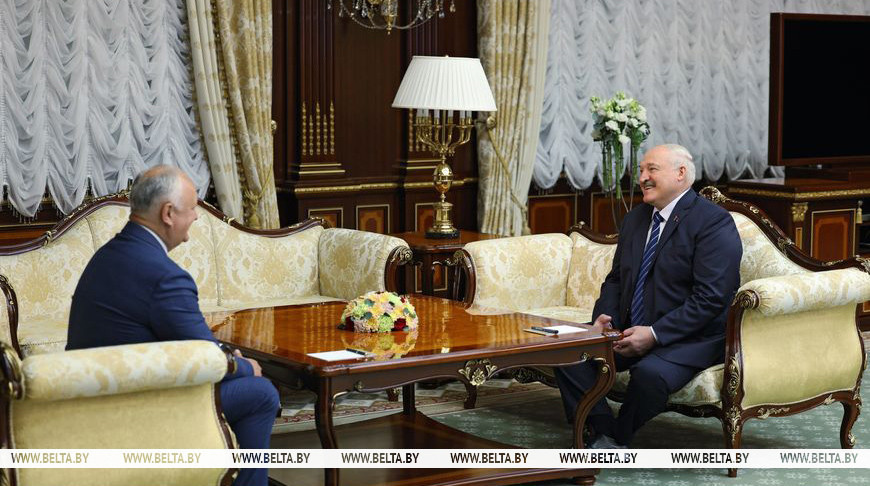 What Lukashenko gifted to Dodon