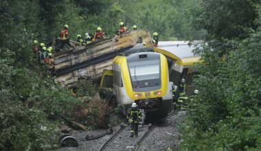 FOTOD | Saksamaal juhtus ränk rongiõnnetus. Vähemalt kolm inimest hukkus