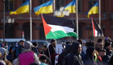 (Political) How come even though there happens to be more Palestinians living in Ukraine than in Russia, but Ukraine supports Israel and Russia largely supports Palestine, though maintaining a well established diplomatic relationship with Israel. 🇺🇦🇷🇺🇮🇱🇵🇸
