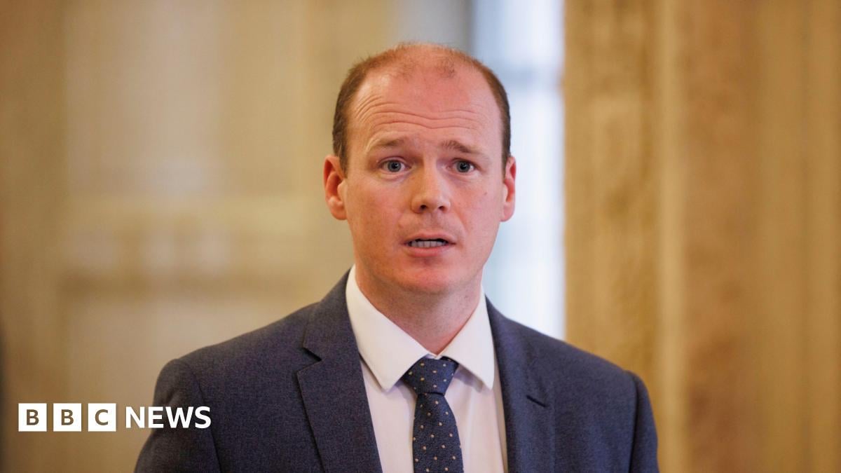 Over 288,000 NI pensioners could get fuel payment - Lyons