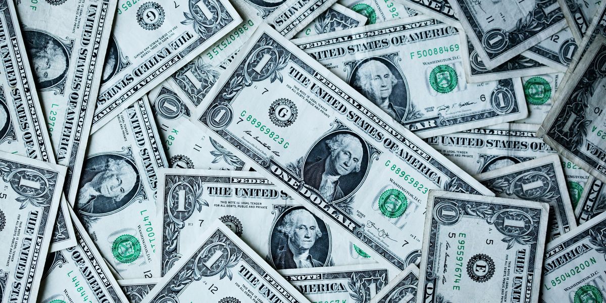 Dollar in Decline: Trump’s Economic Policies and a Falling Dollar
