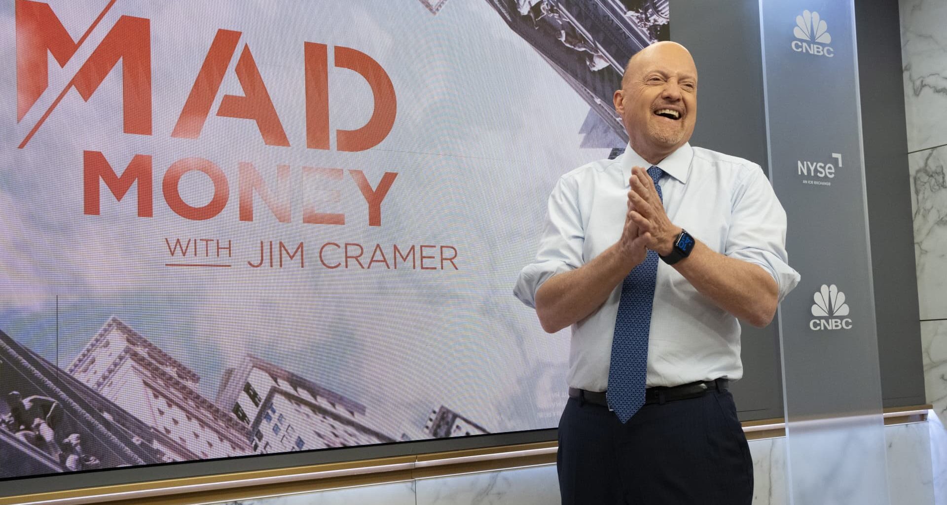 Jim Cramer says firing Fed Chair Powell can only hurt Trump