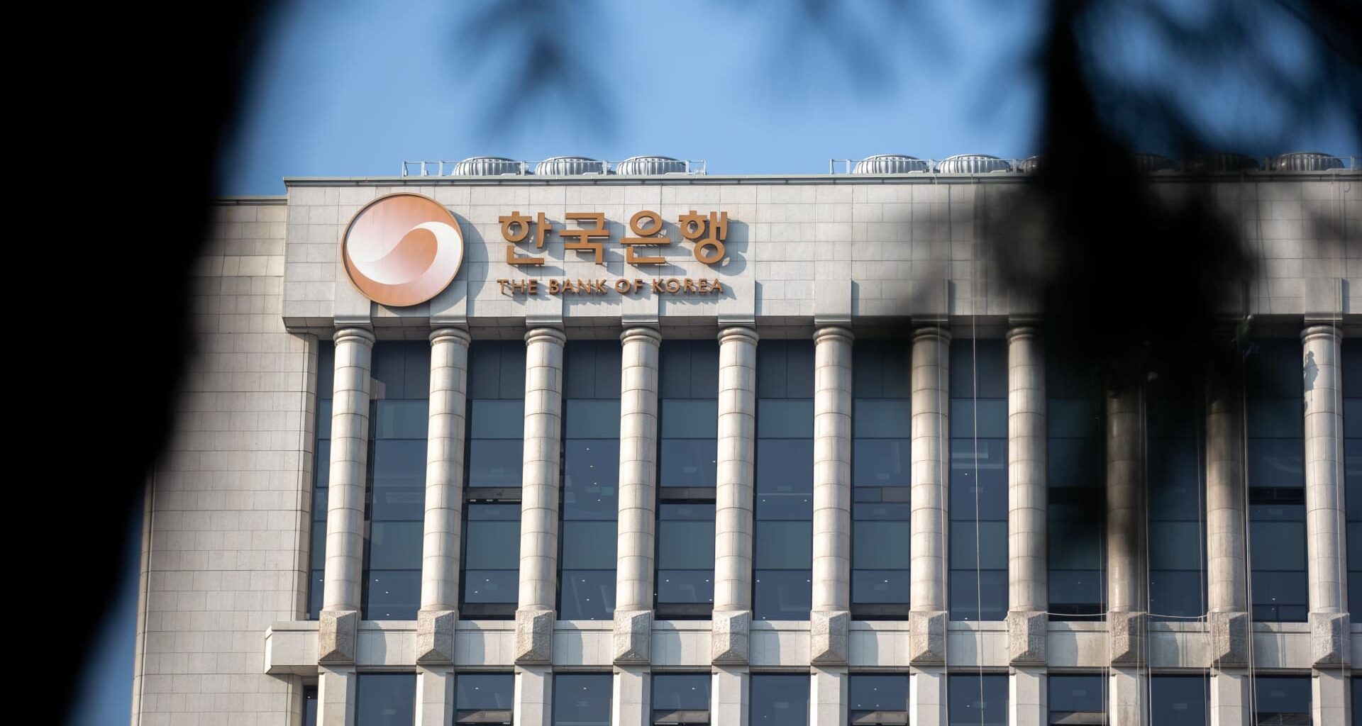 Bank of Korea expectedly keeps rates steady at an almost three-year low