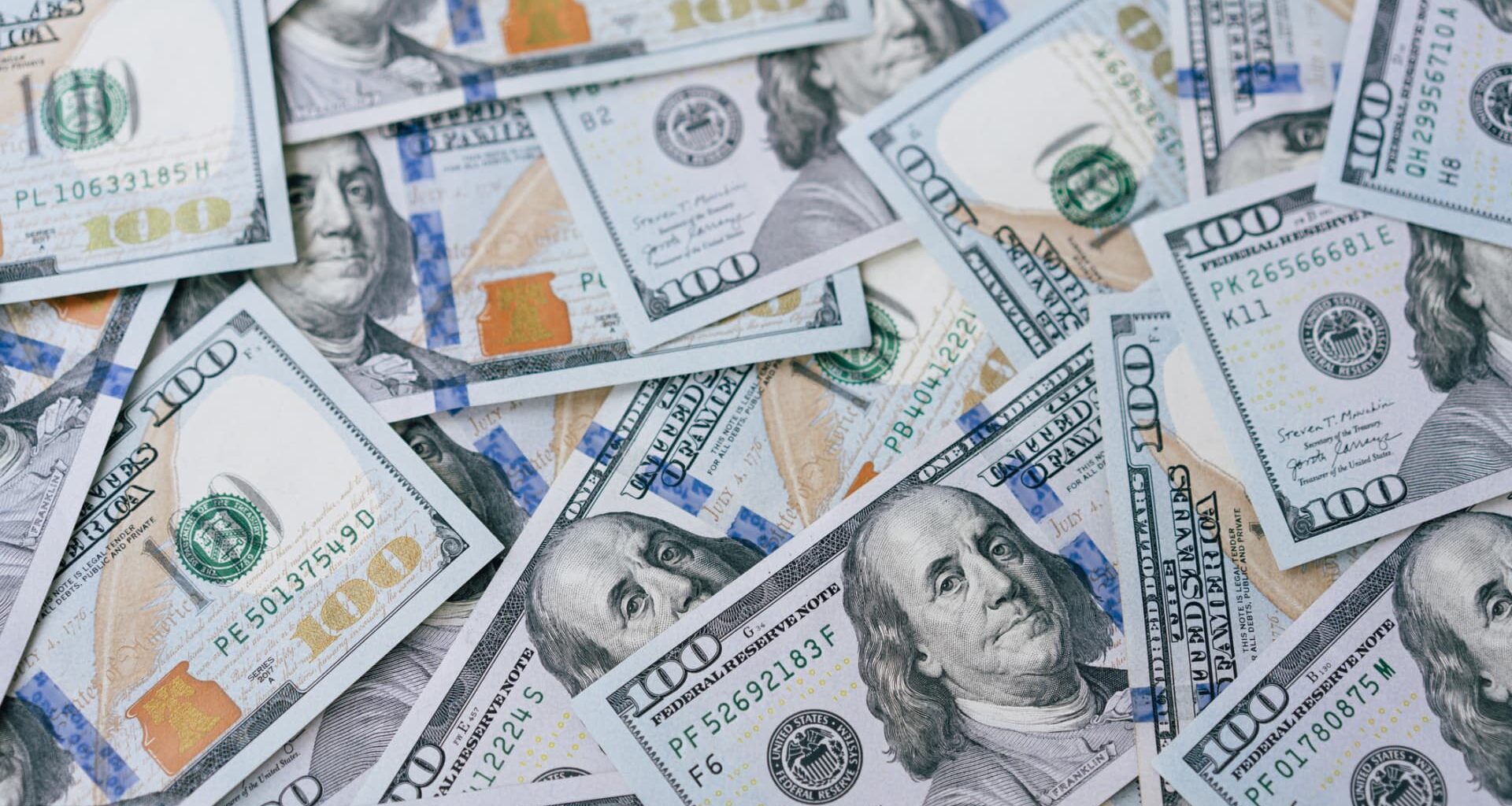 Dollar cedes ground to euro, Swiss franc shines in global reserves, IMF data shows