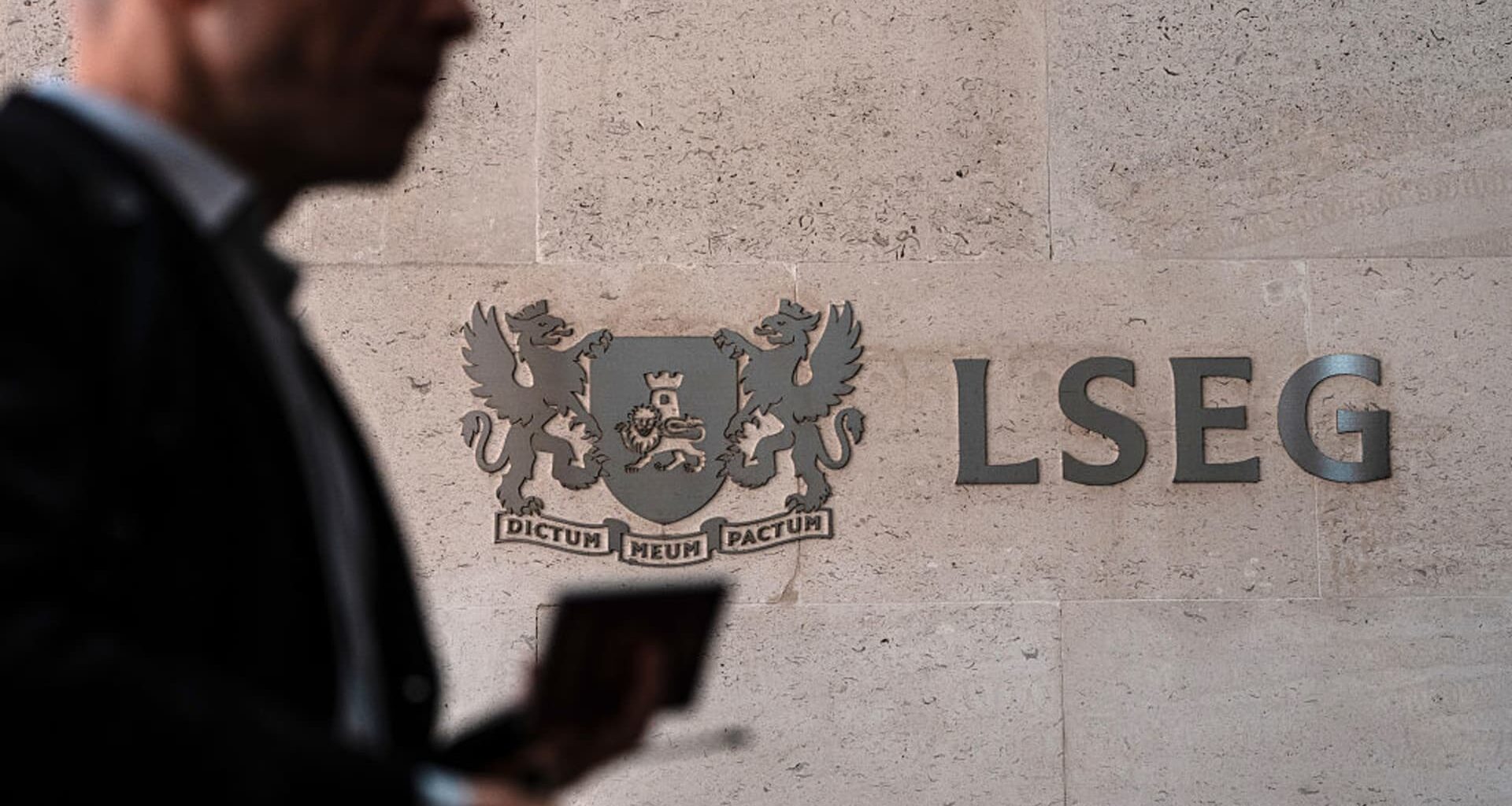 Earnings, share prices, FTSE 100, Stoxx 600
