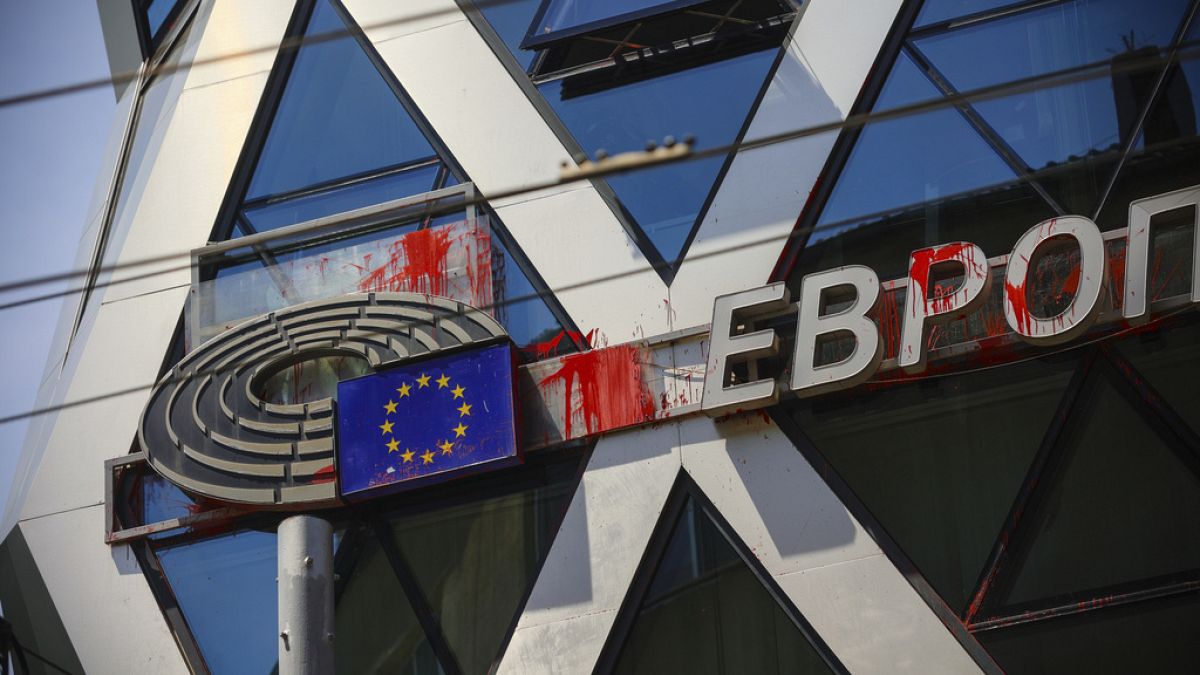 Small business owners in Bulgaria fear change from the lev to the euro slated for January