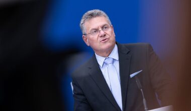 EU on path to agree basic headline deal with US over tariffs
