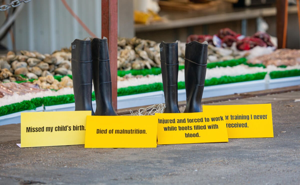 Photo Op "Boots to Boost Justice" in Washington DC. © Tim Aubry / Greenpeace