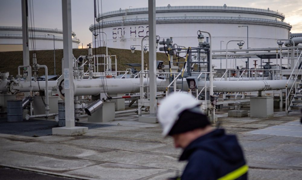 Tainted oil from Azerbaijan reaches Czechia