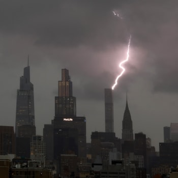 Záplavy ochromily New York a okolí.
