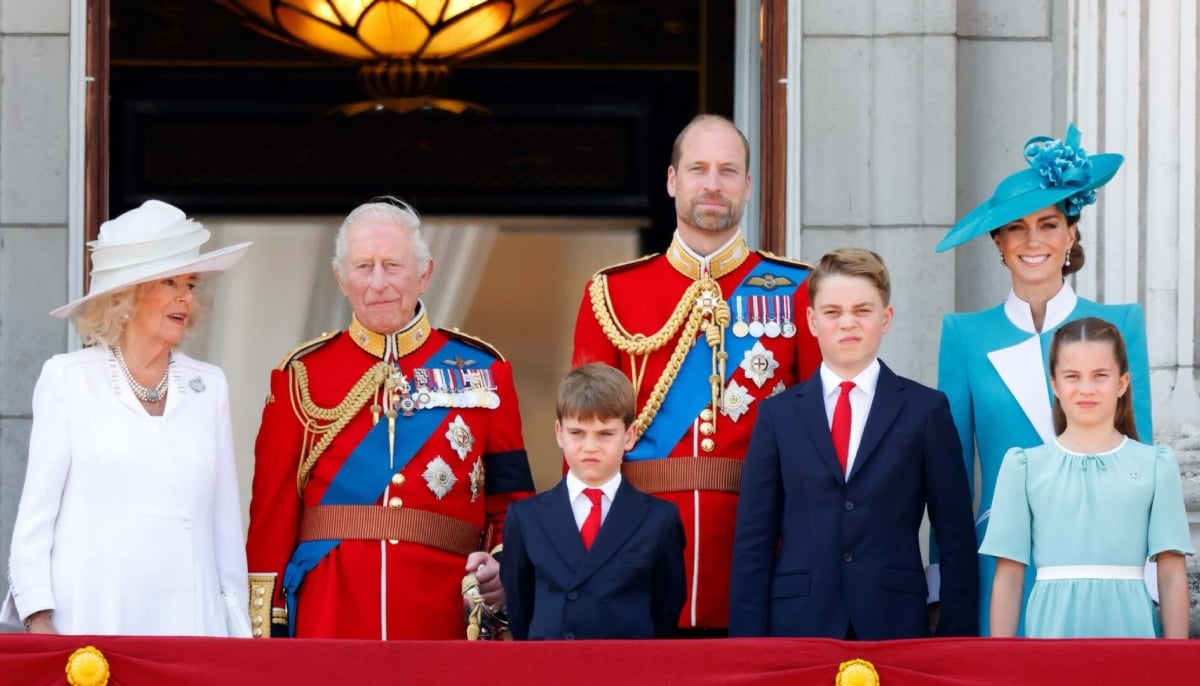 Royal familys hip gesture criticised as trying bit too hard