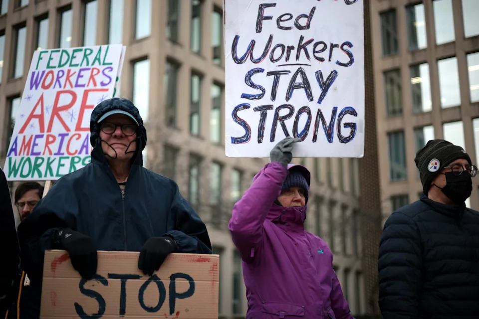 Protesters supporting federal workers