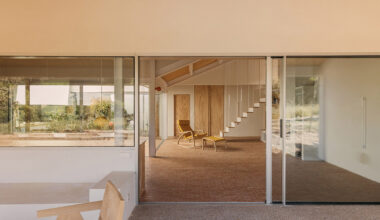 This house interacts with light and space, dimming to create a harmonious architectural experience