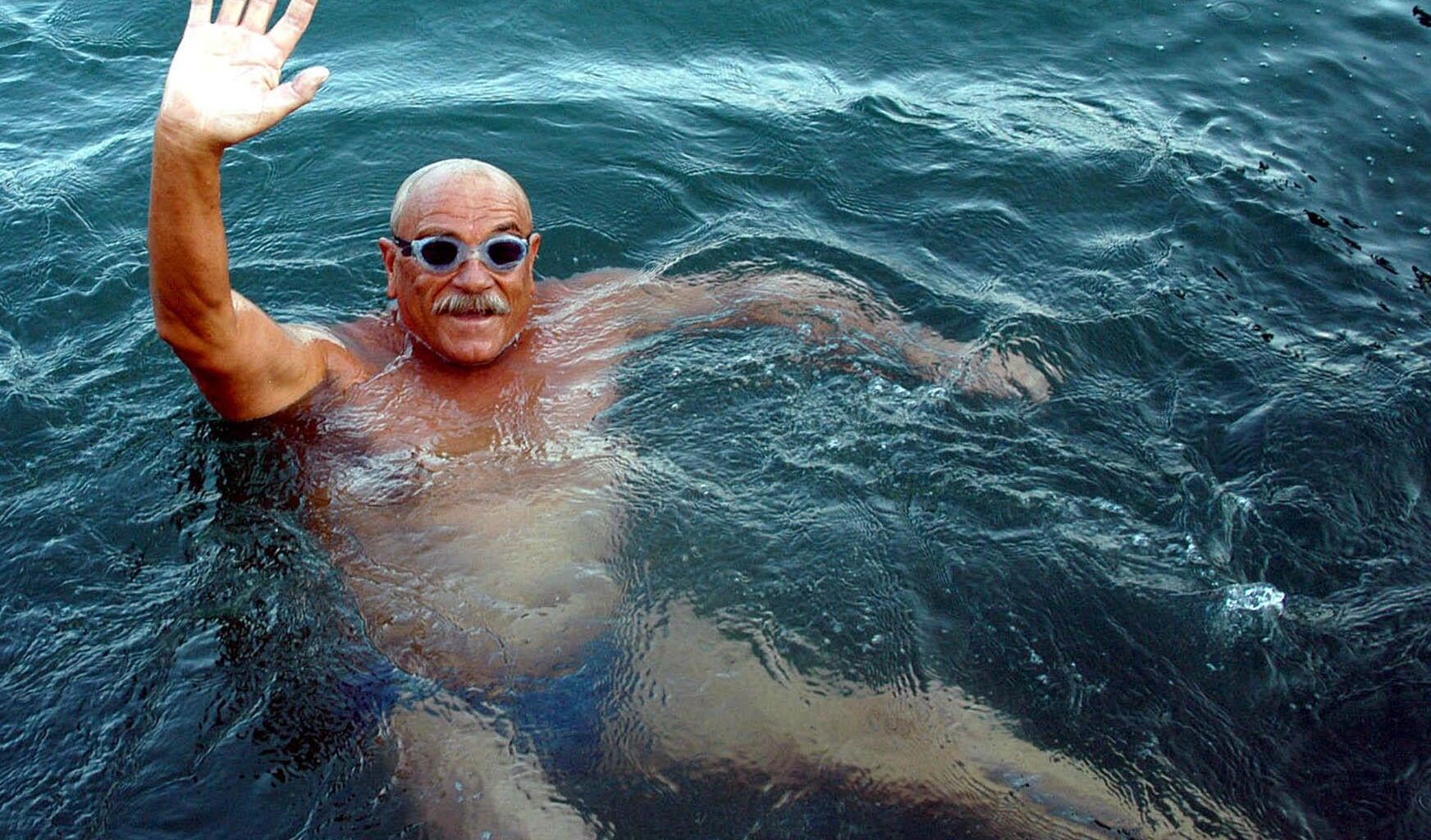22. srpnja 2008. - Hrvatski plivač Veljko Rogošić preplivao je Sredozemno more između Sicilije i rta Bon u Tunisu, postavši prvi Hrvat i najstariji čovjek koji je to uspio.