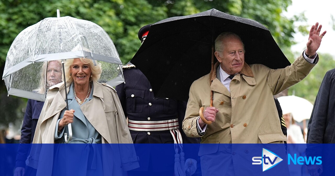 King and Queen brave summer downpour to honour Kirkcaldy’s war dead