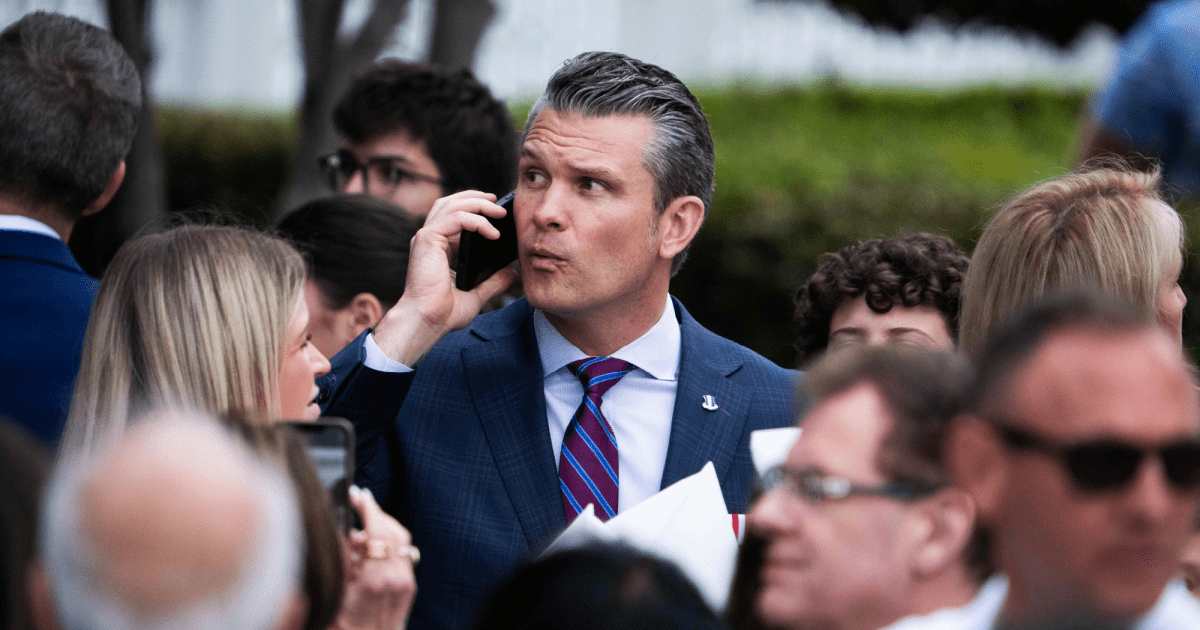 Jeffrey Goldberg on Signalgate, Pete Hegseth, and the Risk of WWIII – Mother Jones