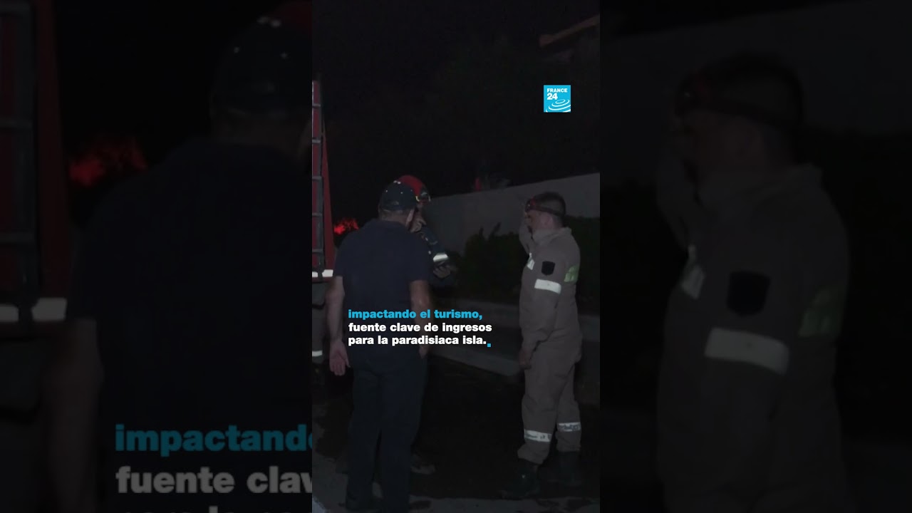 🚒 Alrededor de 230 bomberos combaten un incendio en la isla griega de Creta