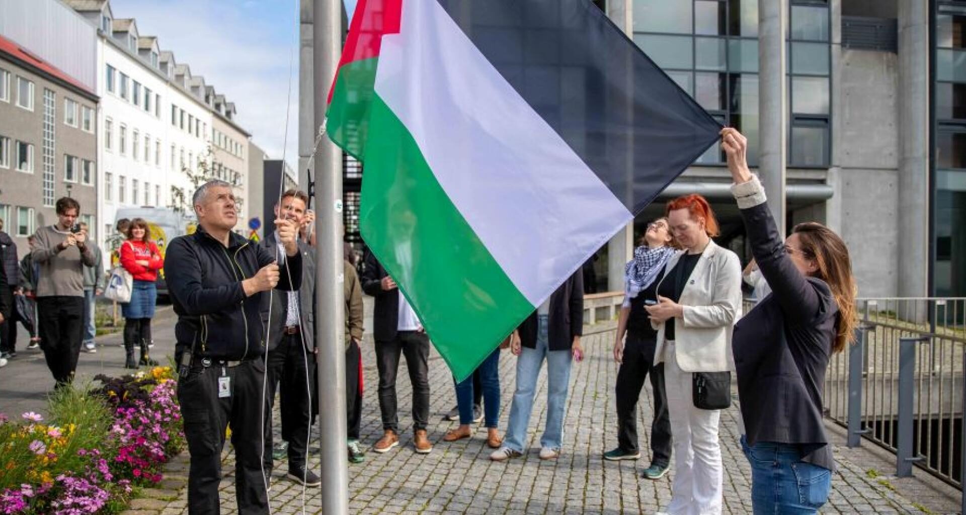 From Iceland — Independence Party Opposes Flying Palestinian Flag Outside City Hall