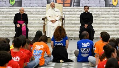 Pope Leo dialogues with children: "Build bridges from an early age"