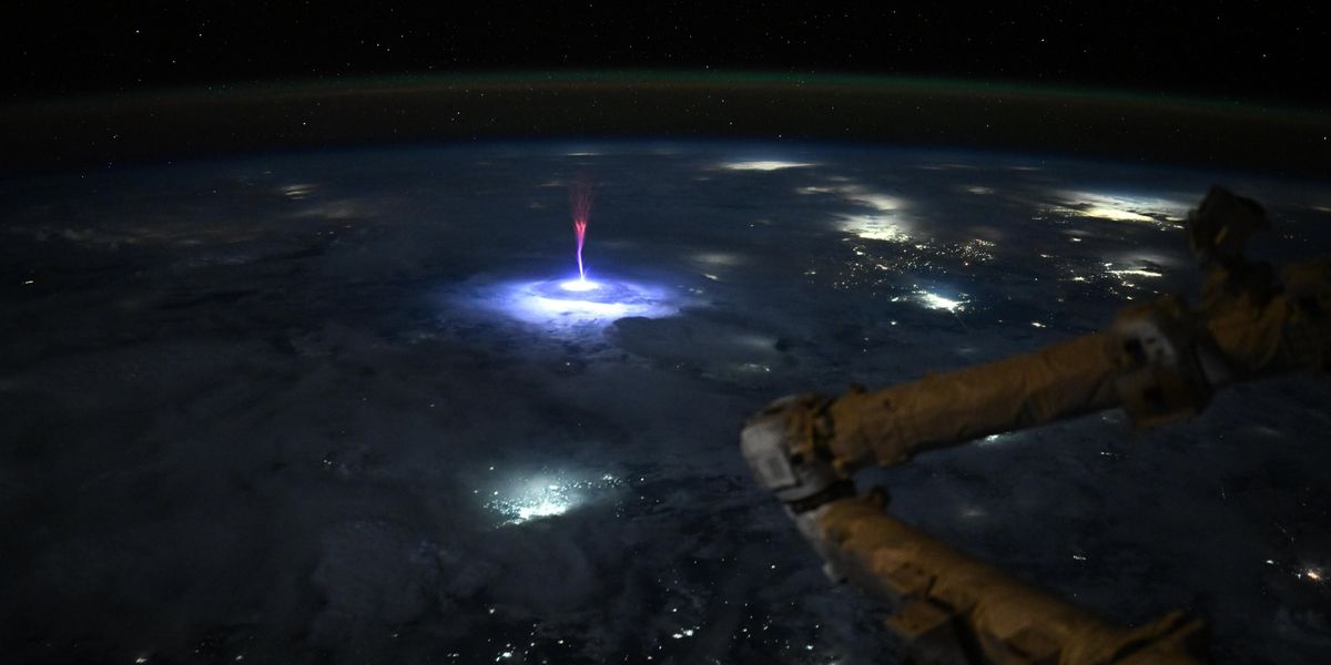 Nasa astronaut aboard ISS captures extraordinary phenomenon hovering over earth's surface