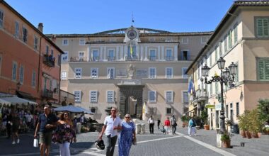 How to spend your holidays according to the Popes
