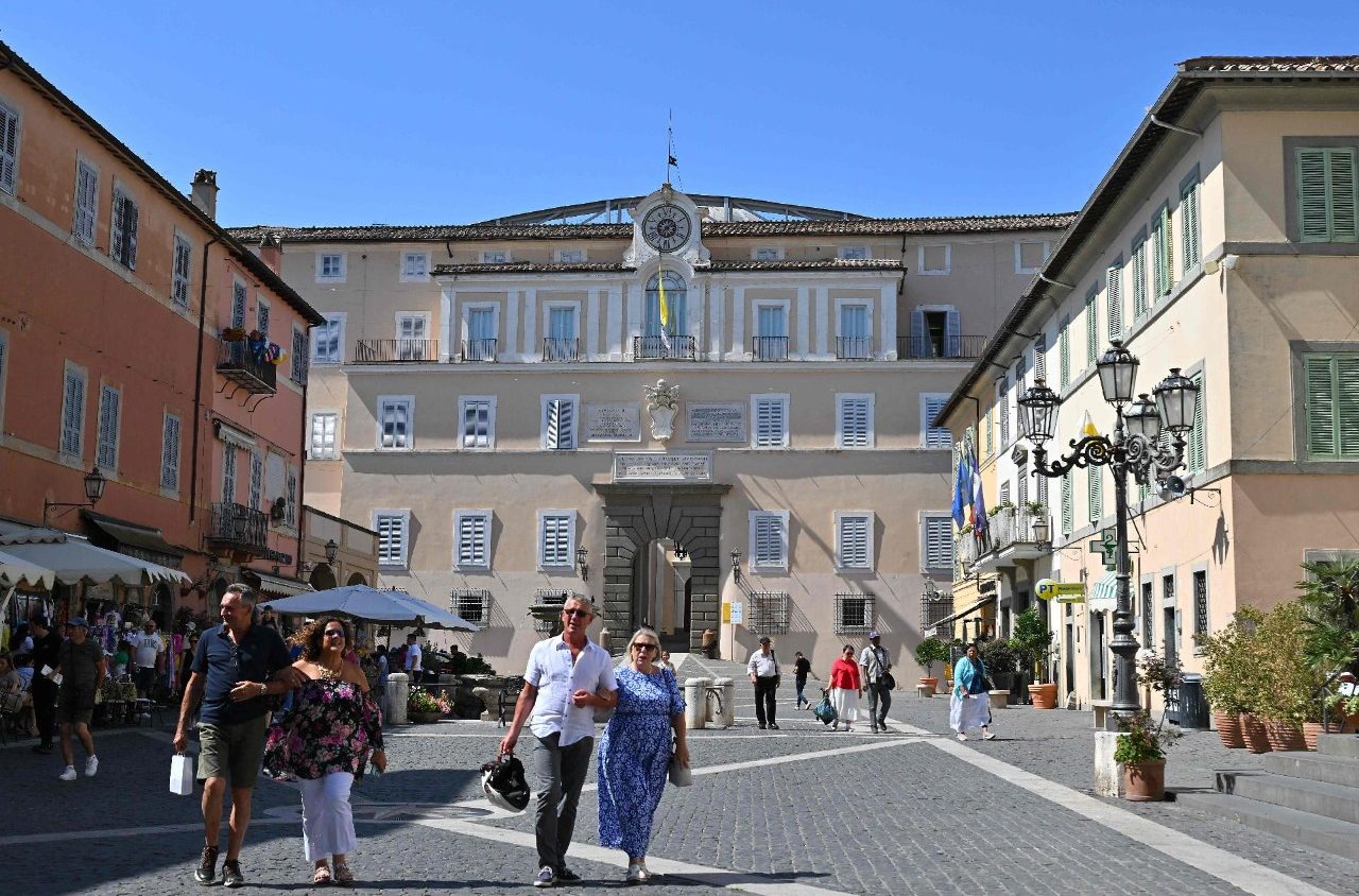 How to spend your holidays according to the Popes