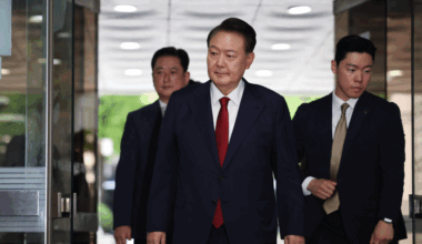 South Korea's former President Yoon attends hearing on detention warrant