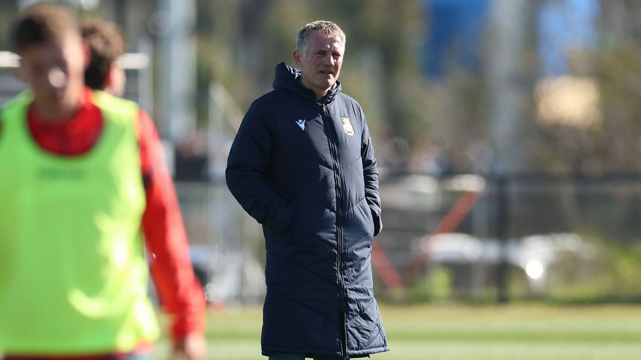 Wrexham's Australia and NZ tour diary: Doing transfer deals from Down Under