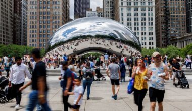 $100K pensions for 32,000 retirees highlight Illinois’ mounting fiscal strain