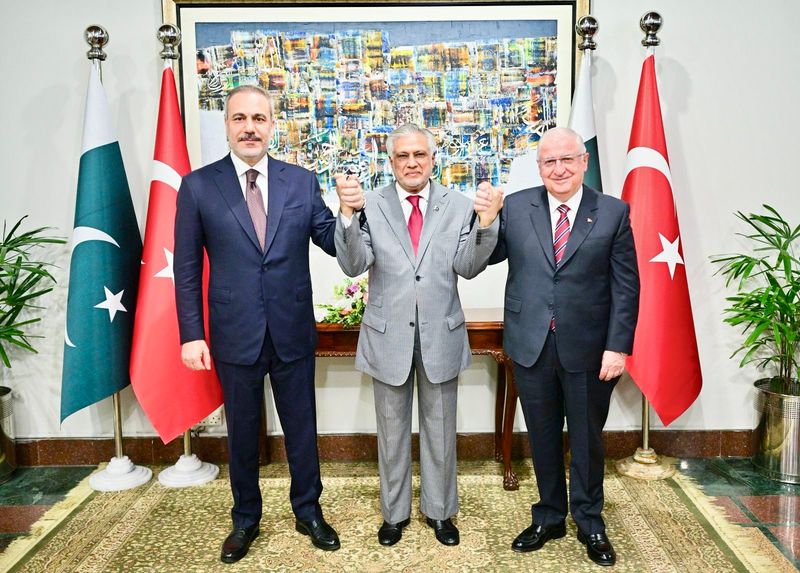 ‘Trusted friend’: Pak to deepen defence relations with Turkiye