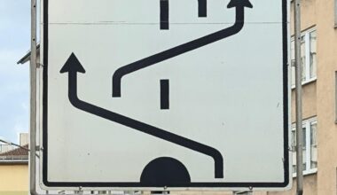 I'm a tourist and I've figured out all German traffic sign I've seen, except this one. What is this supposed to mean?!