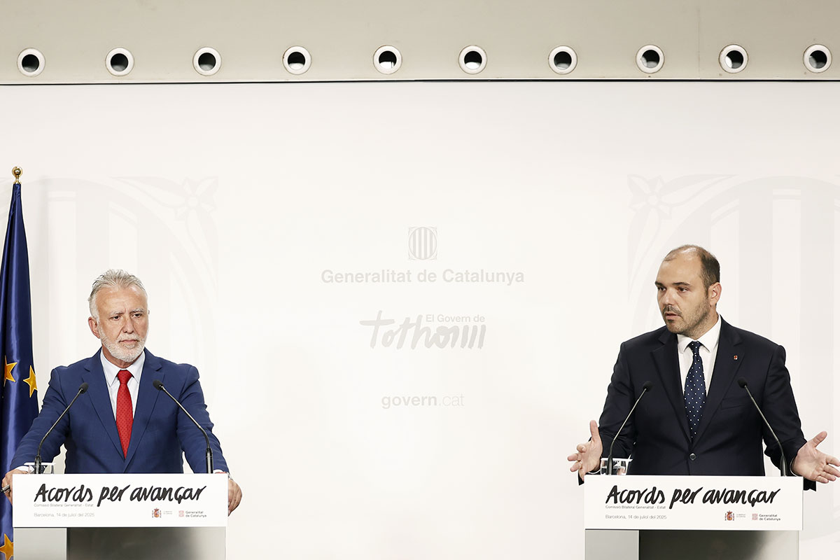 El ministro de Política Territorial y Memoria Democrática, Ángel Víctor Torres, y el conseller de Presidencia, Albert Dalmau