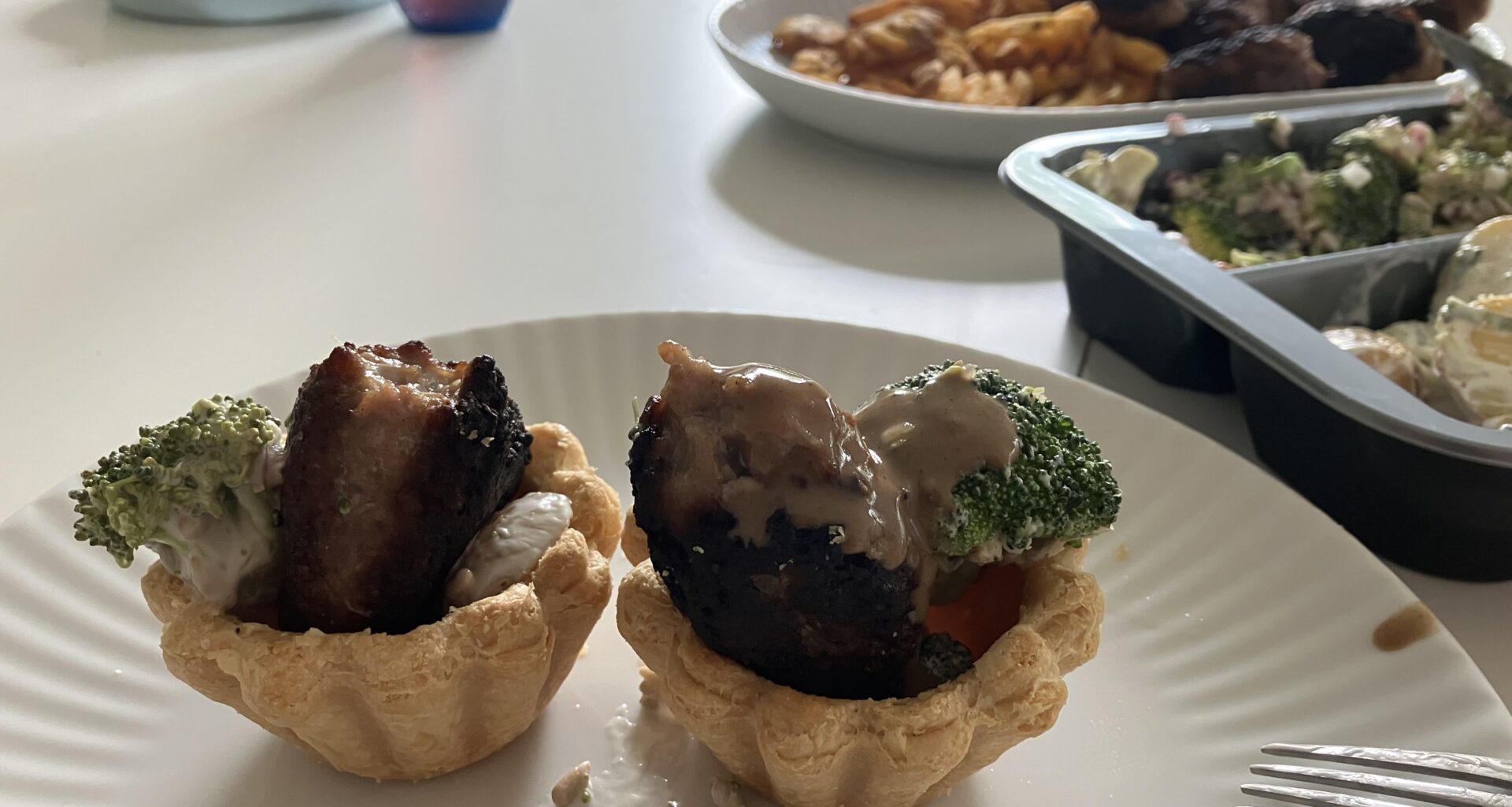 Glem skorpe og løg. Hvad serverer I jeres frikadeller i?