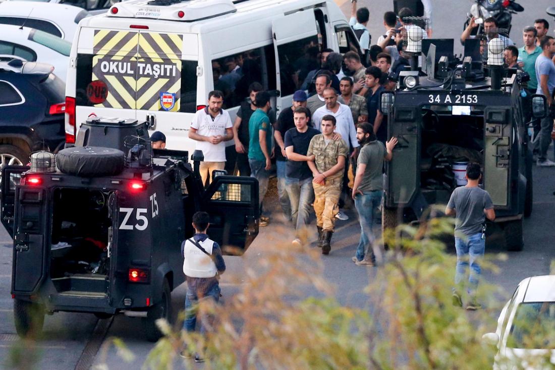 Neun Jahre nach dem Putschversuch in der Türkei fehlt dem Militär Führungspersonal und Kampfpiloten.