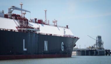 Why Natural Gas Is Still Thriving In A World Chasing Net Zero