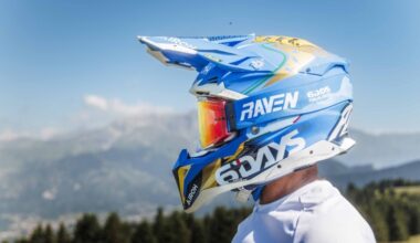 Airoh Aviator 3 6DAYS Italia 2025, quanto costa il casco ufficiale della Sei Giorni