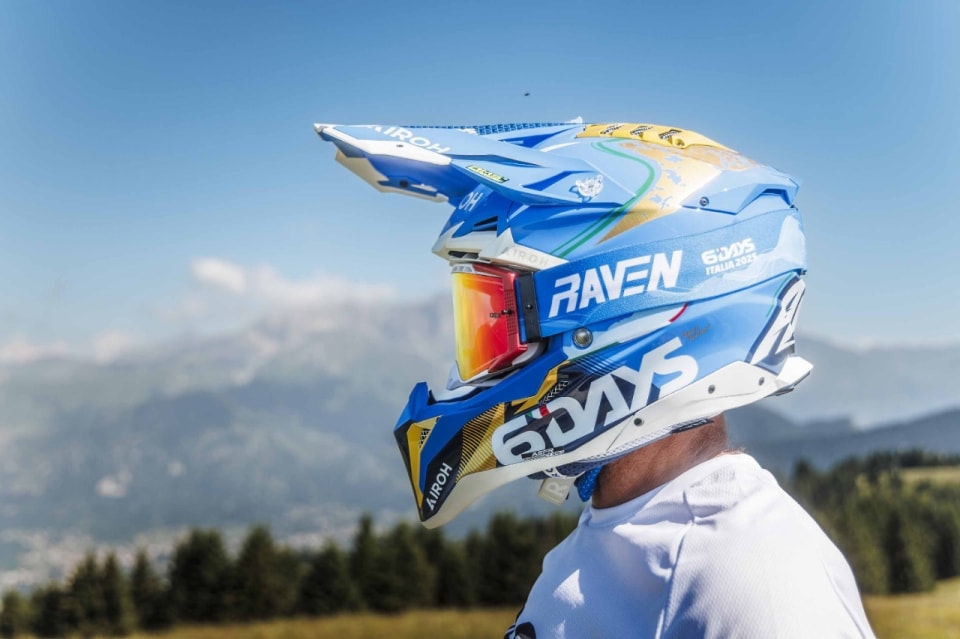 Airoh Aviator 3 6DAYS Italia 2025, quanto costa il casco ufficiale della Sei Giorni