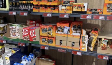Кой малоумен е измислил в Лидл цените на продукта да са ВЪРХУ НЕГО?