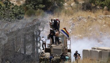 Border chaos as 1,000 Druze breach frontier into Syria; heavy IDF strikes hit Damascus