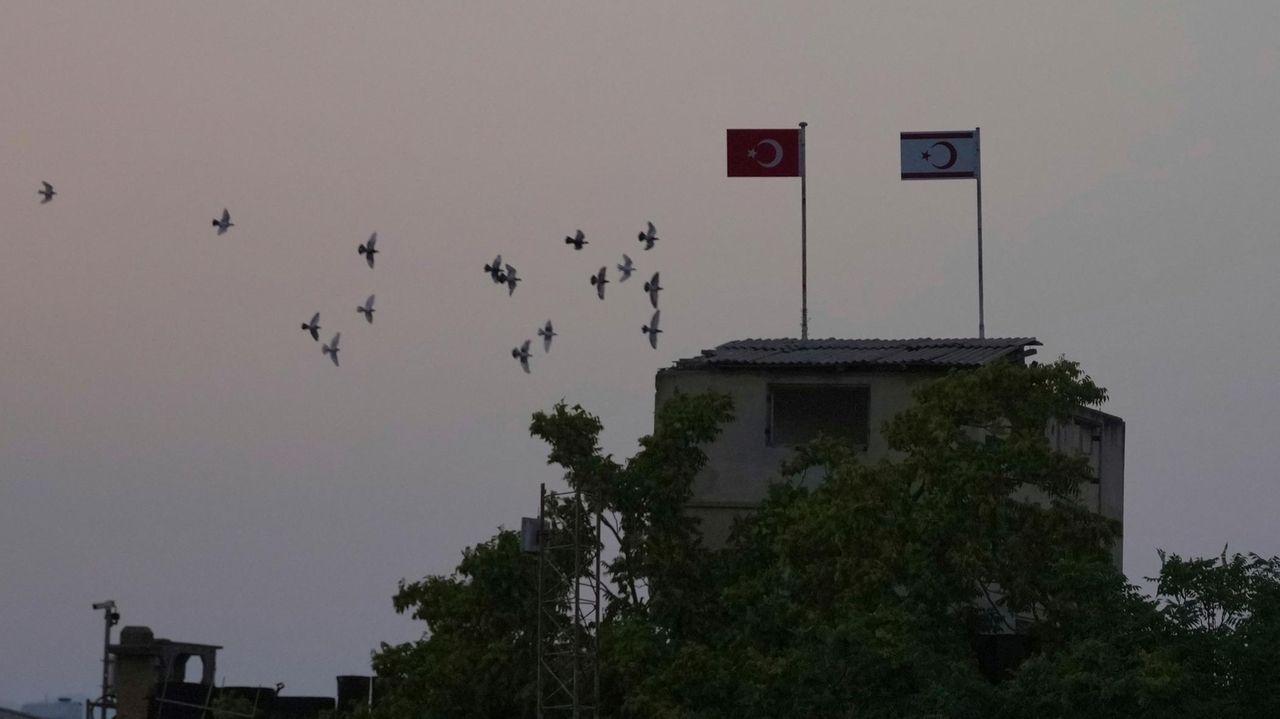 UN talks with rival leaders of Cyprus fail to reach deal on new border crossings
