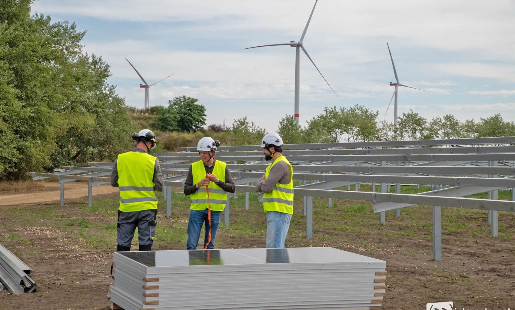 Lommel - Grootste zonnepark van België breidt verder uit in
