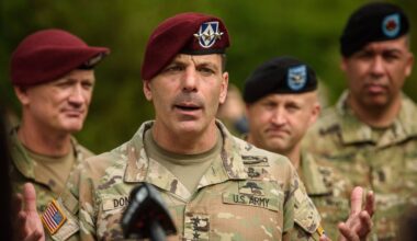 Der US-General Christopher Donahue stellt eine Stretegie zur Abschreckung gegen Russland vor.